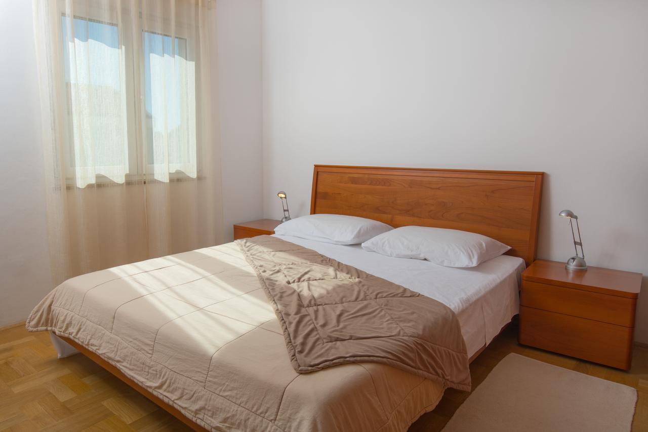 Flora Apartman
