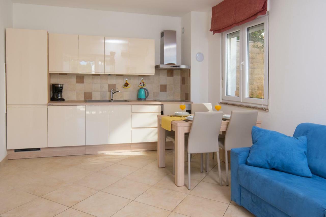 Flora Apartman